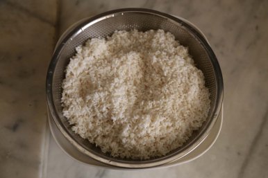 Making Mansaf Recipe rice
